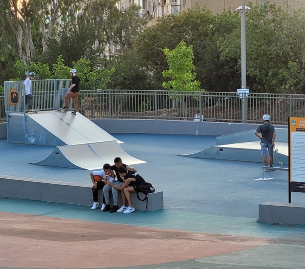 מתחם סקייט פארק